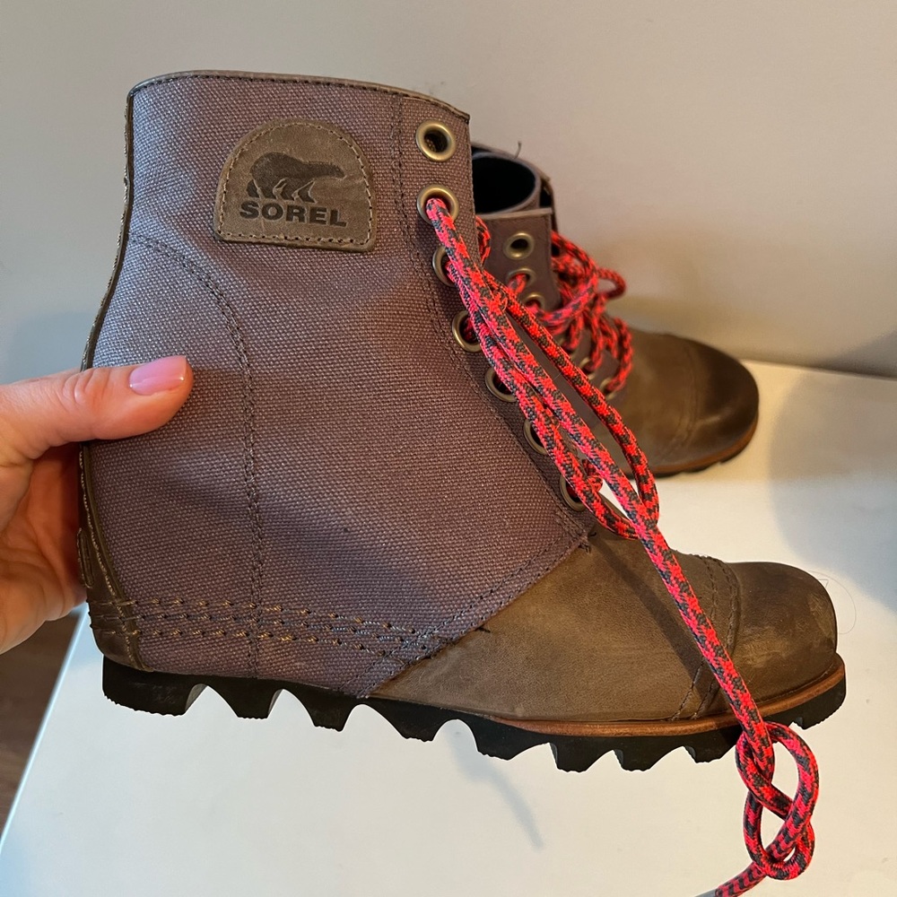 Brown Leather Boots with Pink Laces - Picture 2 of 9